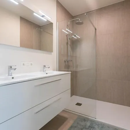 Lecomte - Beatrice Walks 192 아파트 *