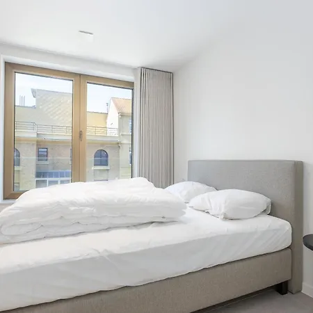 Lecomte - Beatrice Walks 192