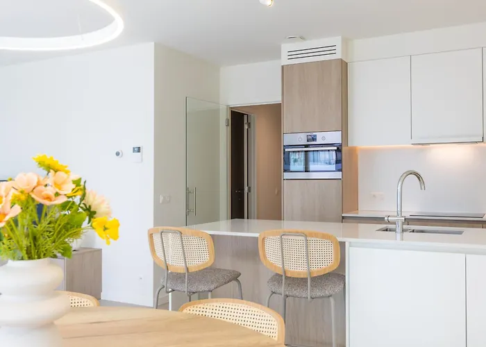 Lecomte - Beatrice Walks 192 * 奥斯滕德