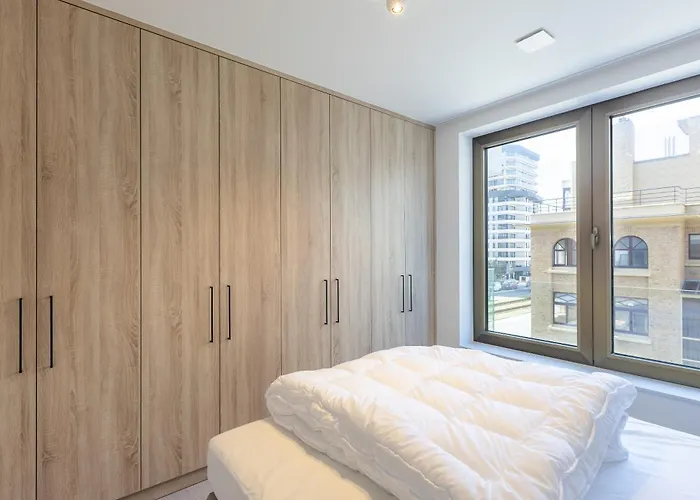 Lecomte - Beatrice Walks 192 奥斯滕德