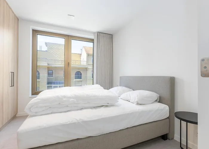 Lecomte - Beatrice Walks 192